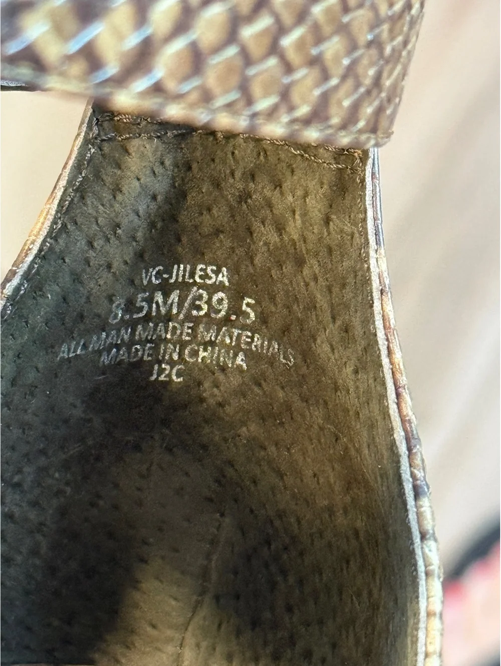 Vince Camuto new box